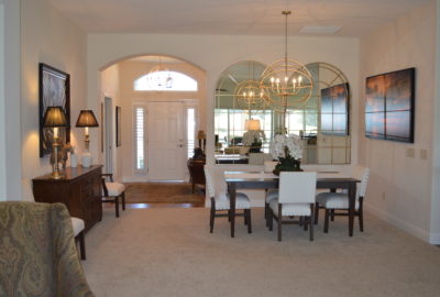Clean Dining-table, modern look