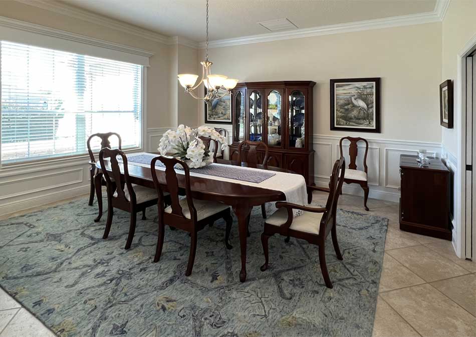 Sanibel Model, updated but still traditional - Interior Design - Home Décor by Ruth Dyer.