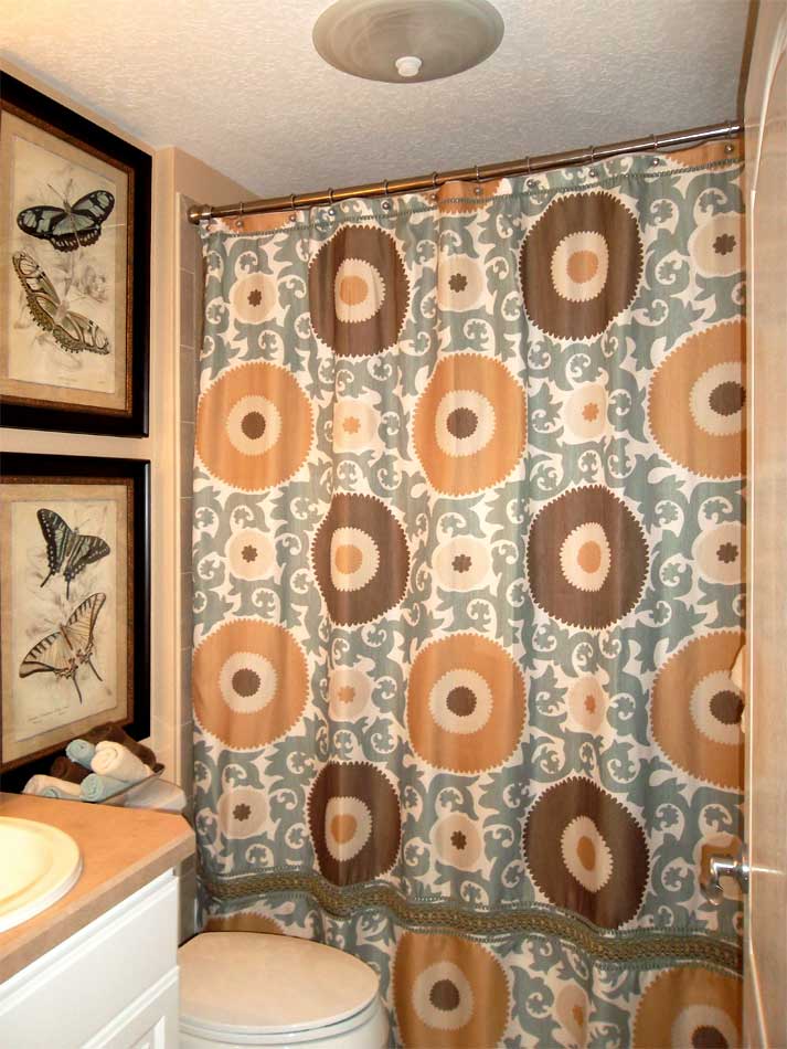 Bathroom demonstrating several basics - Interior Design - Home Décor by Ruth Dyer