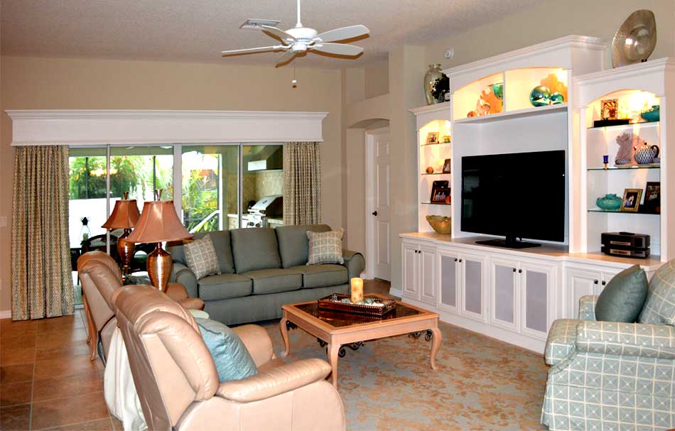 Living-room looks Bright and Inviting, Home Décor by Ruth Dyer - in the Villages of Florida.